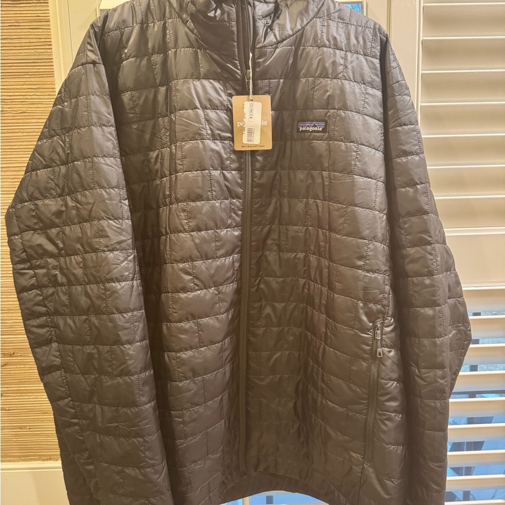 Patagonia Men's Black Quilted Jacket